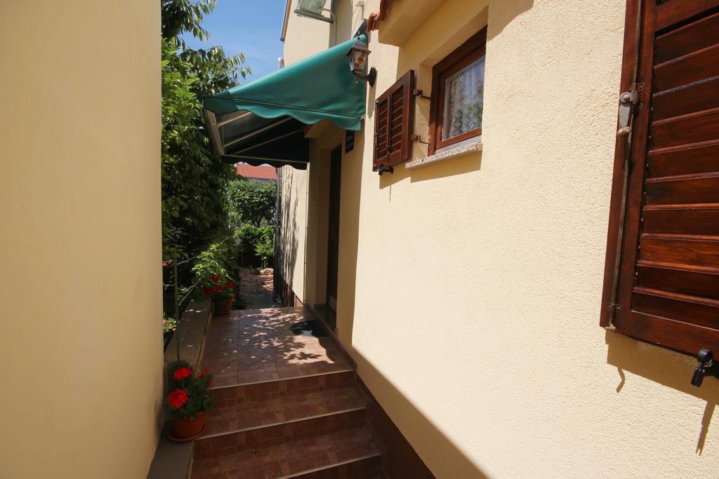 Apartament Dasa *