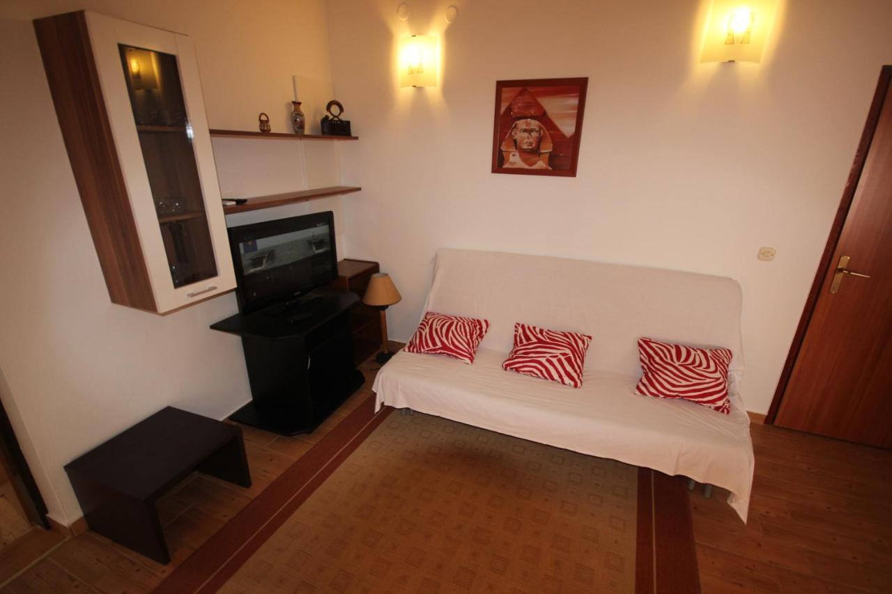 Apartament Dasa *