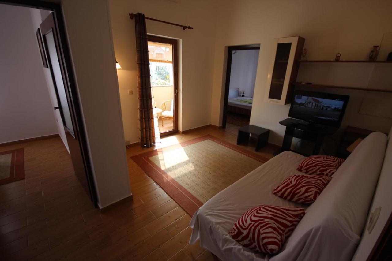 Apartament Dasa *